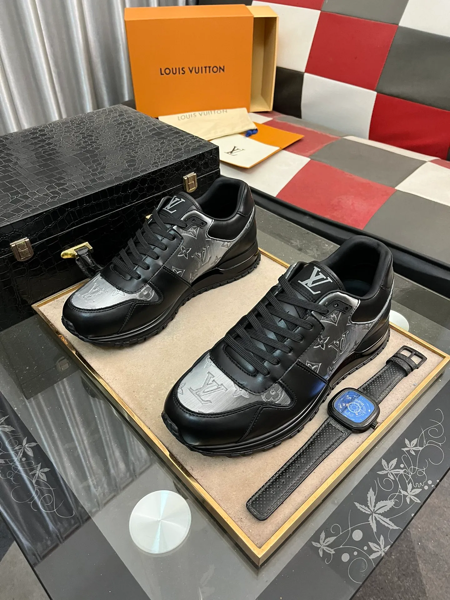 Men's shoes 💰540⌚️⌚️LV Louis Vuitton. The latest fashionable casual shoes are popular in physical stores. New spring and summer comfortable imported custom original cowhide, unique jacquard fabric element design. With sheepskin lining, Lv original base, [sun][sun] high-end packaging and high quality💪Details determine quality, code number 38-44